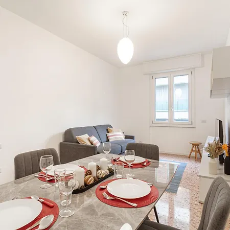 Apartment Acquabella By Houset Milan
